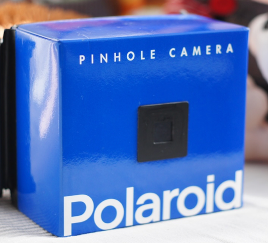 10023 | pin-hole blue US polaroid