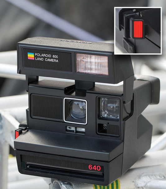 10042 | 640 red button / first 2 of 600 series