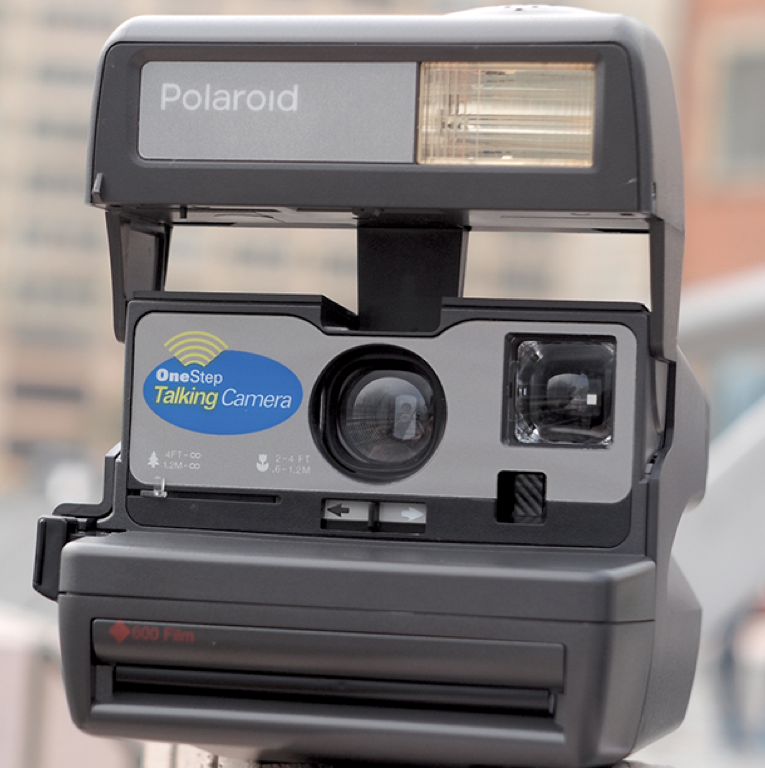 10044 | onestep Talking Camera (01) uk