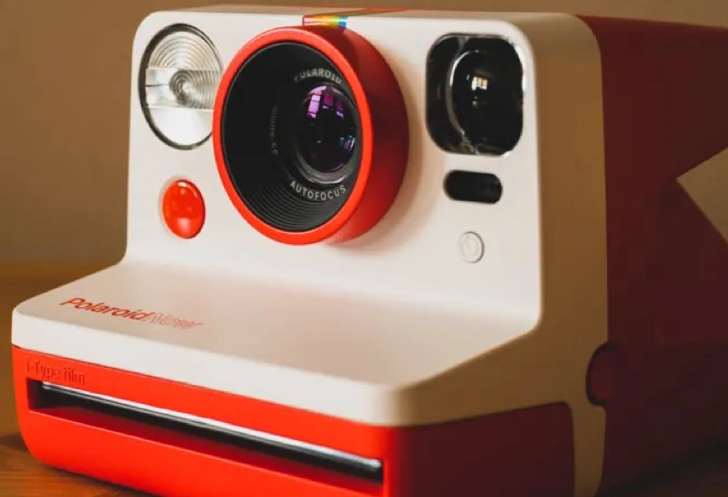 10082 | Polaroid now g1 red