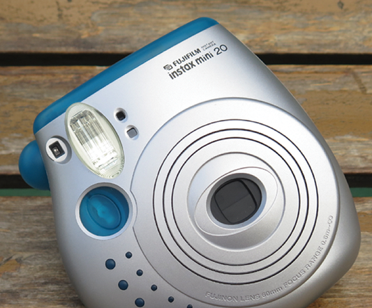 10201 | instax mini 20 (03) light blue