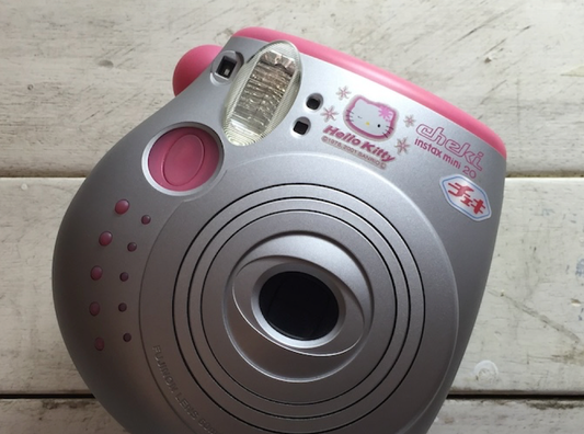 10201 | instax mini 20 Hello Kitty (01)