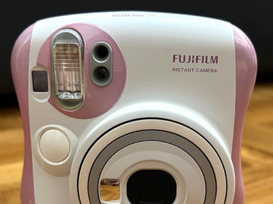10201 | instax mini 25 (02) white / pink (01)