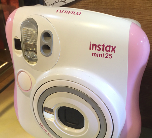 10201 | instax mini 25 (02) white / pink (03)