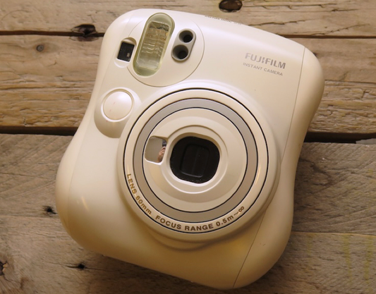 10201 | instax mini 25 (02) white (01)