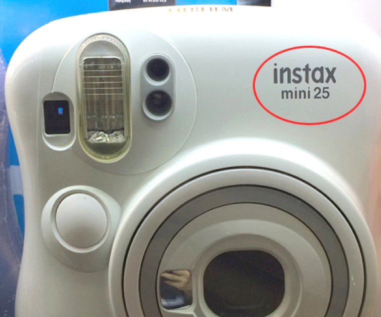 10201 | instax mini 25 (02) white (02)