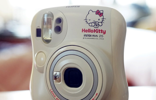 10201 | instax mini 25 hello kitty (01)