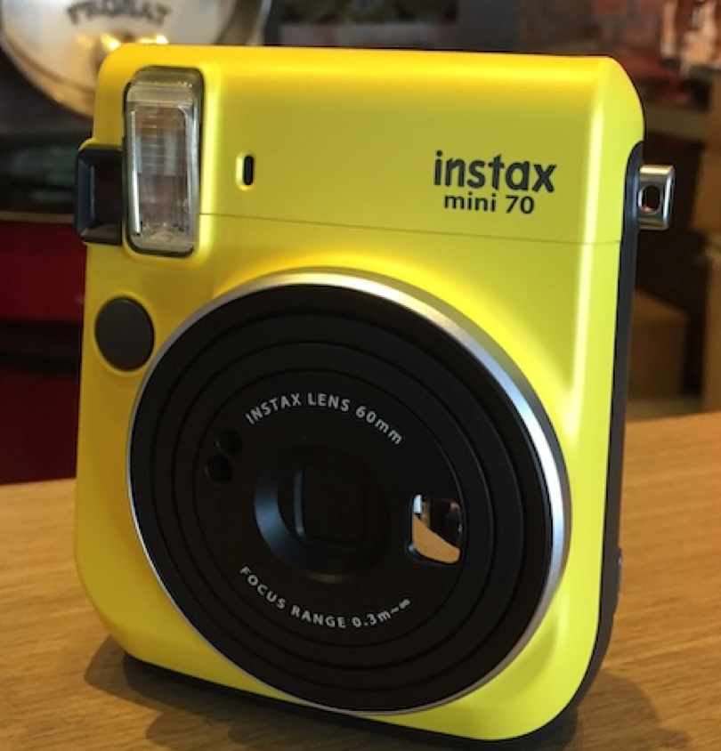 10201 | instax mini 70 (01) canary yellow