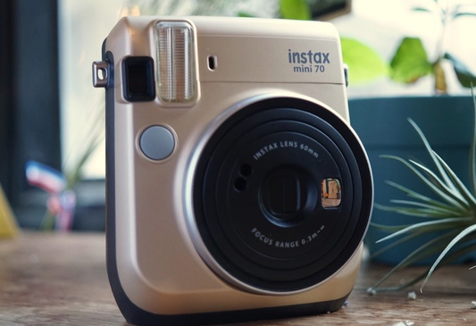 10201 | instax mini 70 (01) stardust gold