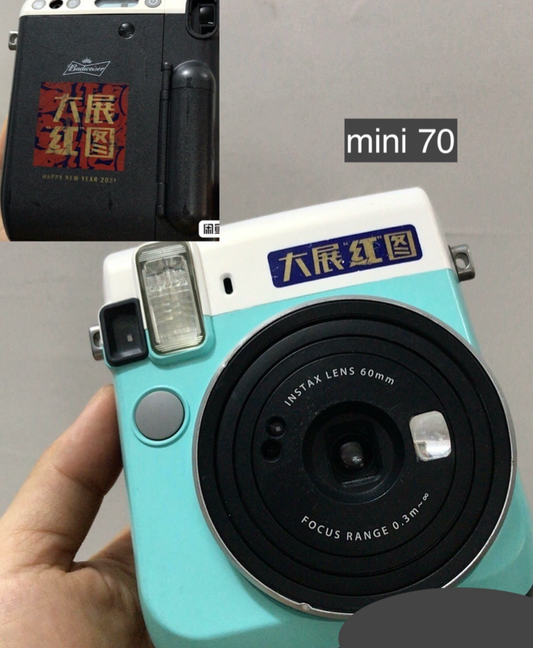10201 | instax mini 70 Budweiser 大展紅圖 (01)