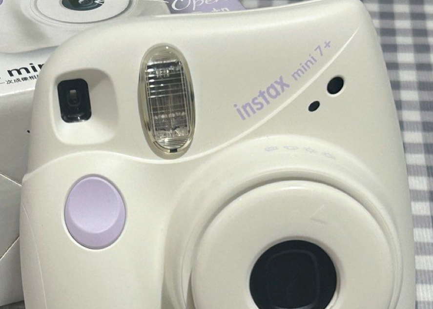 10202 | instax mini 7+ (01) white