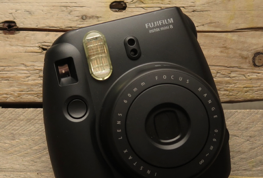 10202 | instax mini 8 (01) black (01)