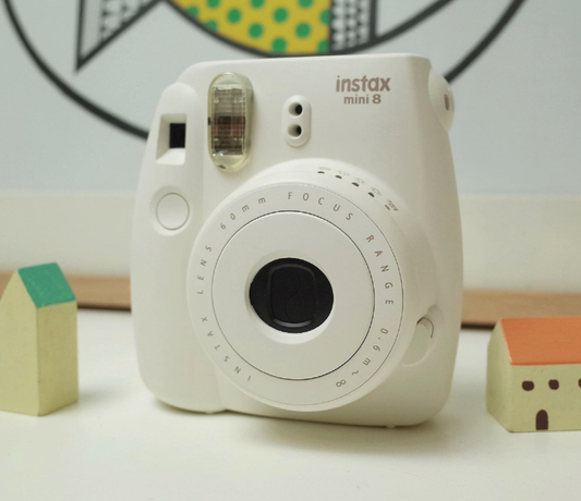 10202 | instax mini 8 01 white (02)