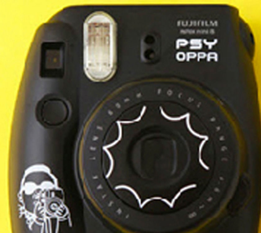 10202 | instax mini 8 PSY OPPA black
