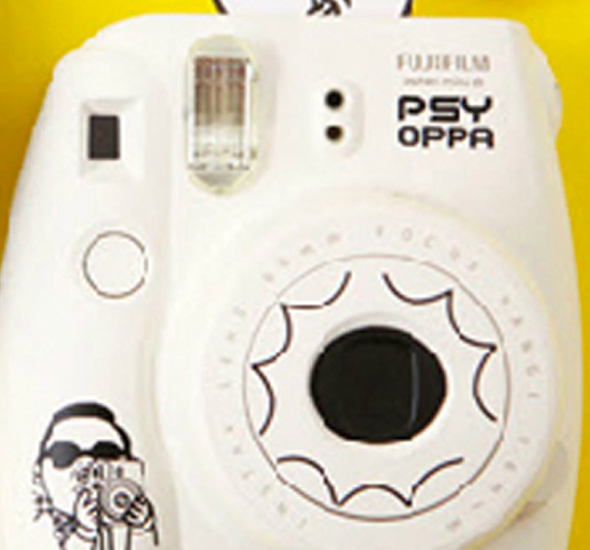10202 | instax mini 8 PSY OPPA white
