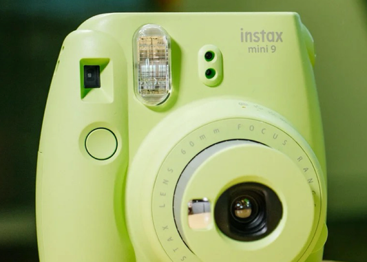 10202 | instax mini 9 (01) lime green