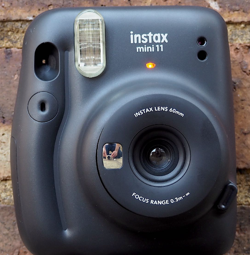 10202a | instax mini 11 (01) black