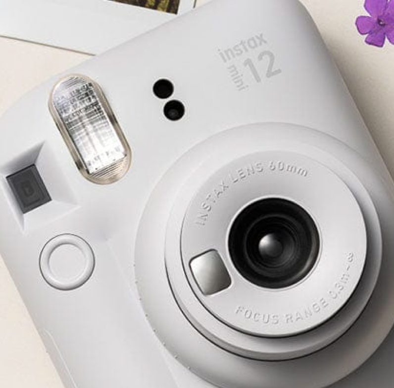 10202a | instax mini 12 (01) clay white