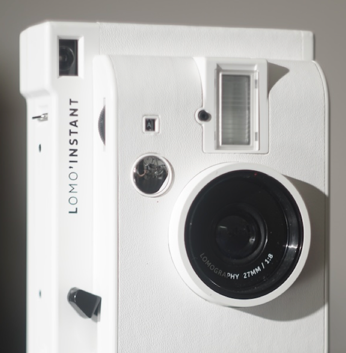 10204 | LOMO (01) instant white
