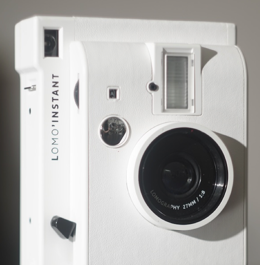 10204 | LOMO (01) instant white