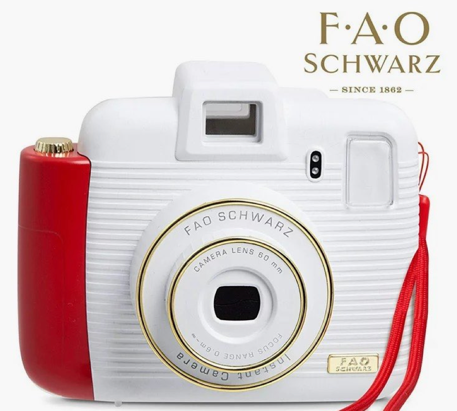 10204 | sharper image F.A.O SCHWARZ instant camera