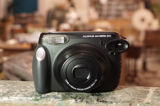 10221 | instax wide 210 (01) black (01)