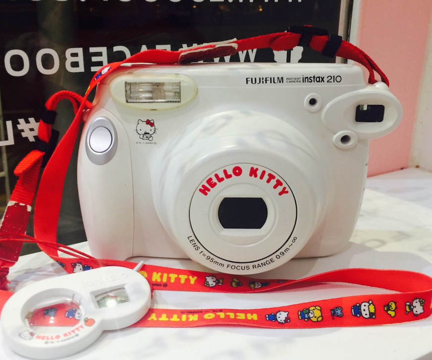 10221 | instax wide 210 hello kitty