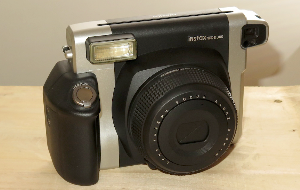 10221 | instax wide 300 (01) black