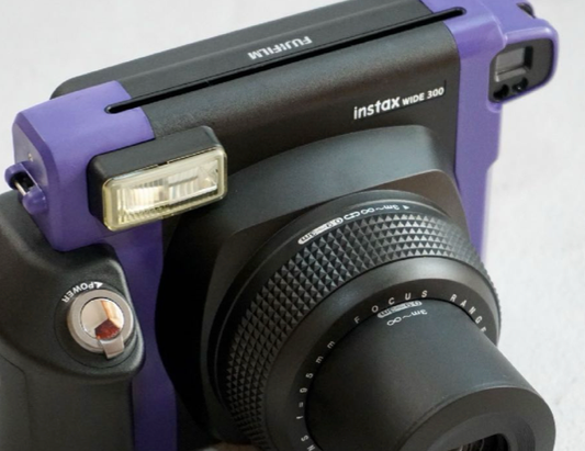 10221 | instax wide 300 (01) black / purple