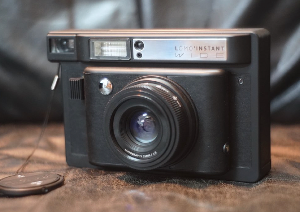 10222 | LOMO instant wide black