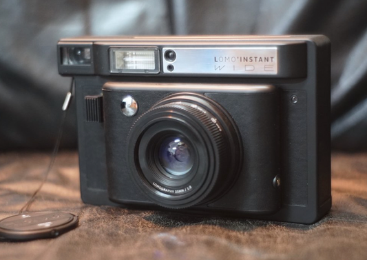 10222 | LOMO instant wide black