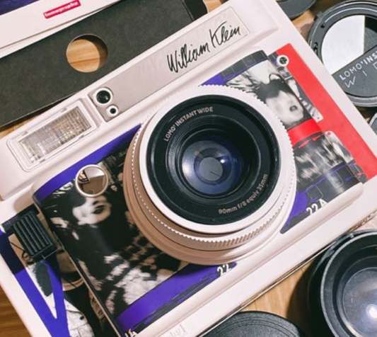 10222 | LOMO instant wide william klein