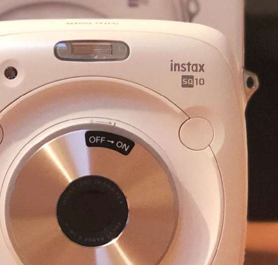 10211 | instax SQ10 (01) white