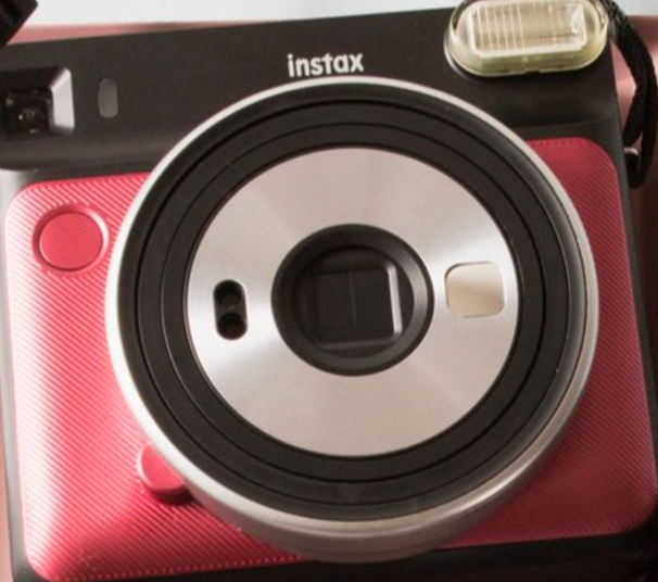 10211 | instax SQ6 (01) ruby red