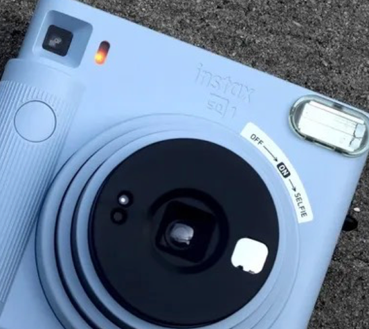 10211 | instax SQ1 (01) glacier blue