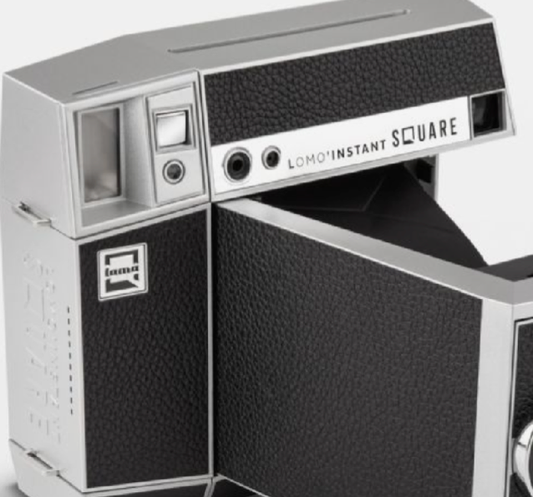 10212 | lomo instant SQ black / silver