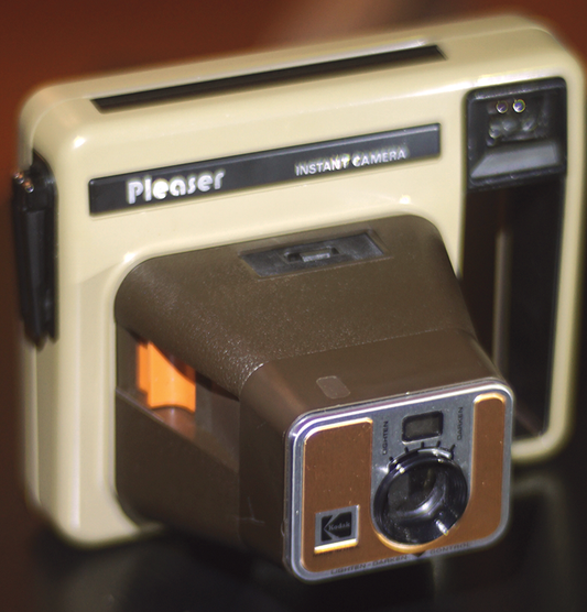 10401 | Pleaser 02 (orange button)
