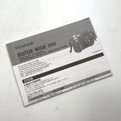 40132 | instax wide 300 replace the batteries | CPL5B098-100