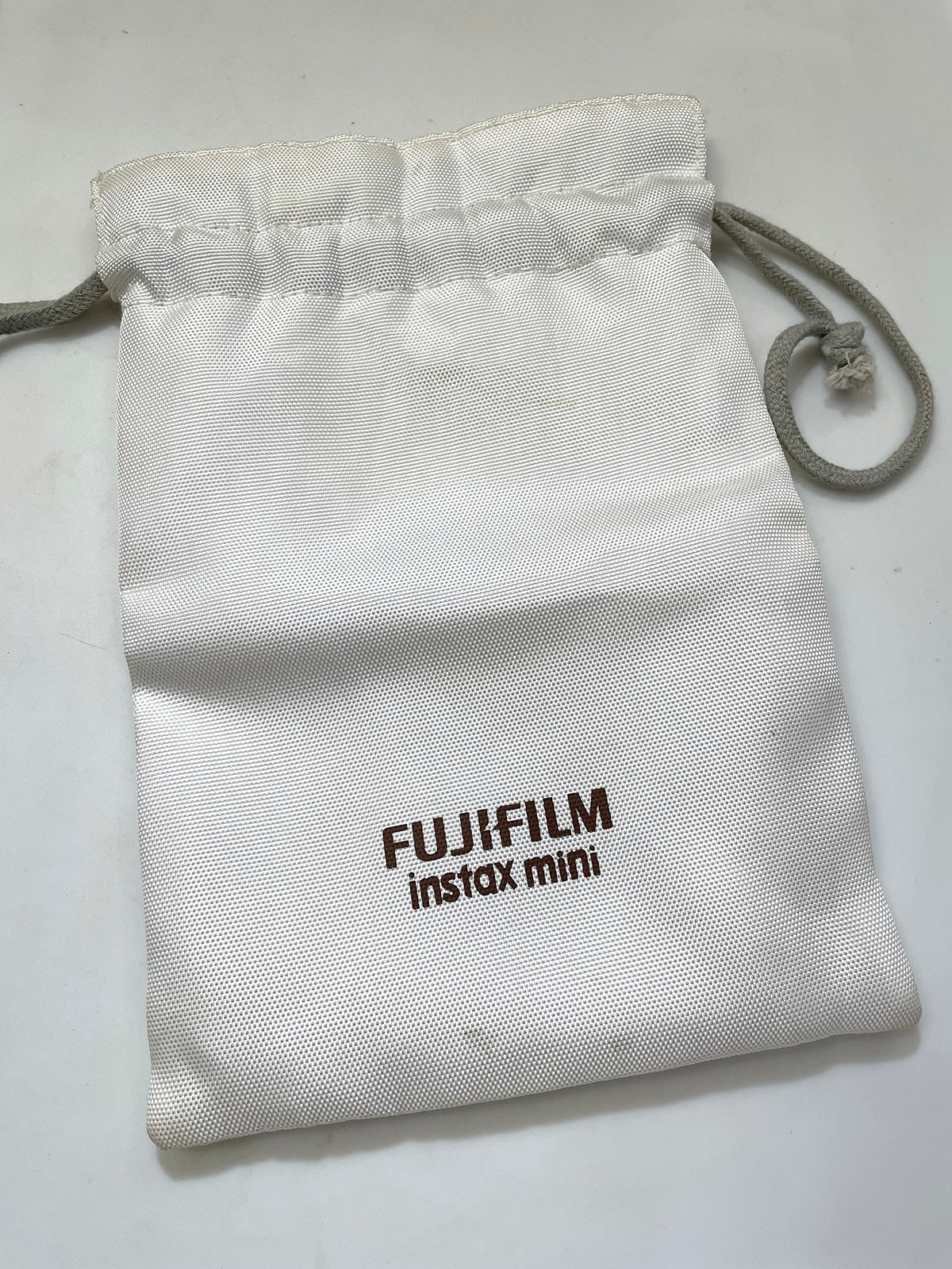 30201 | pouch mini HK white