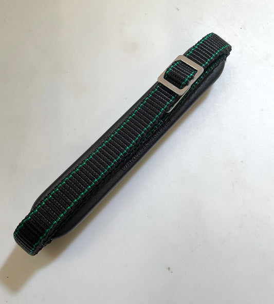 30301 | camera strap 003 (green line)