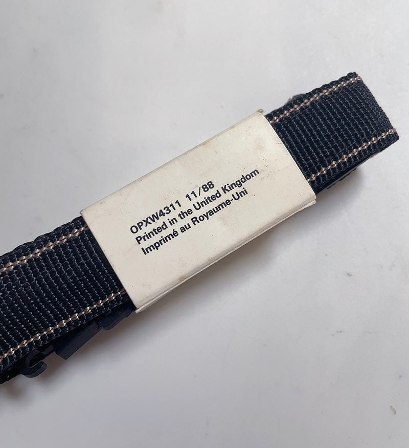 30051 | camera strap 004 quick release | OPXW4311 11/88
