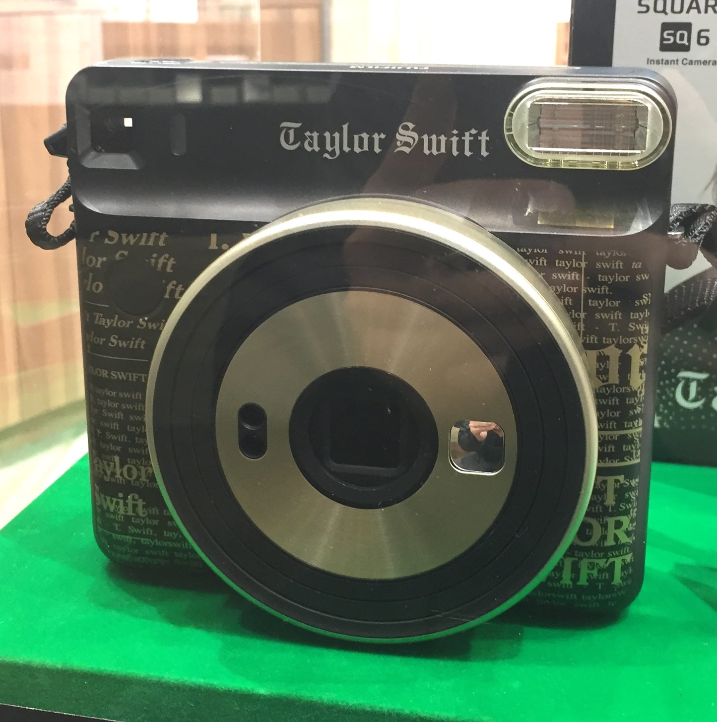 10211 | instax SQ6 Taylor Swift