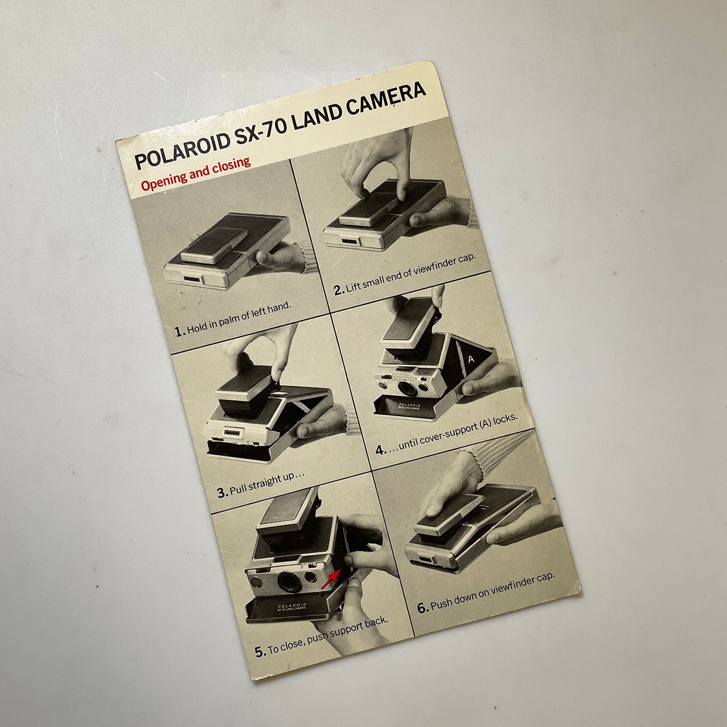 40112 | SX-70 opening and closing | P983B 2/74
