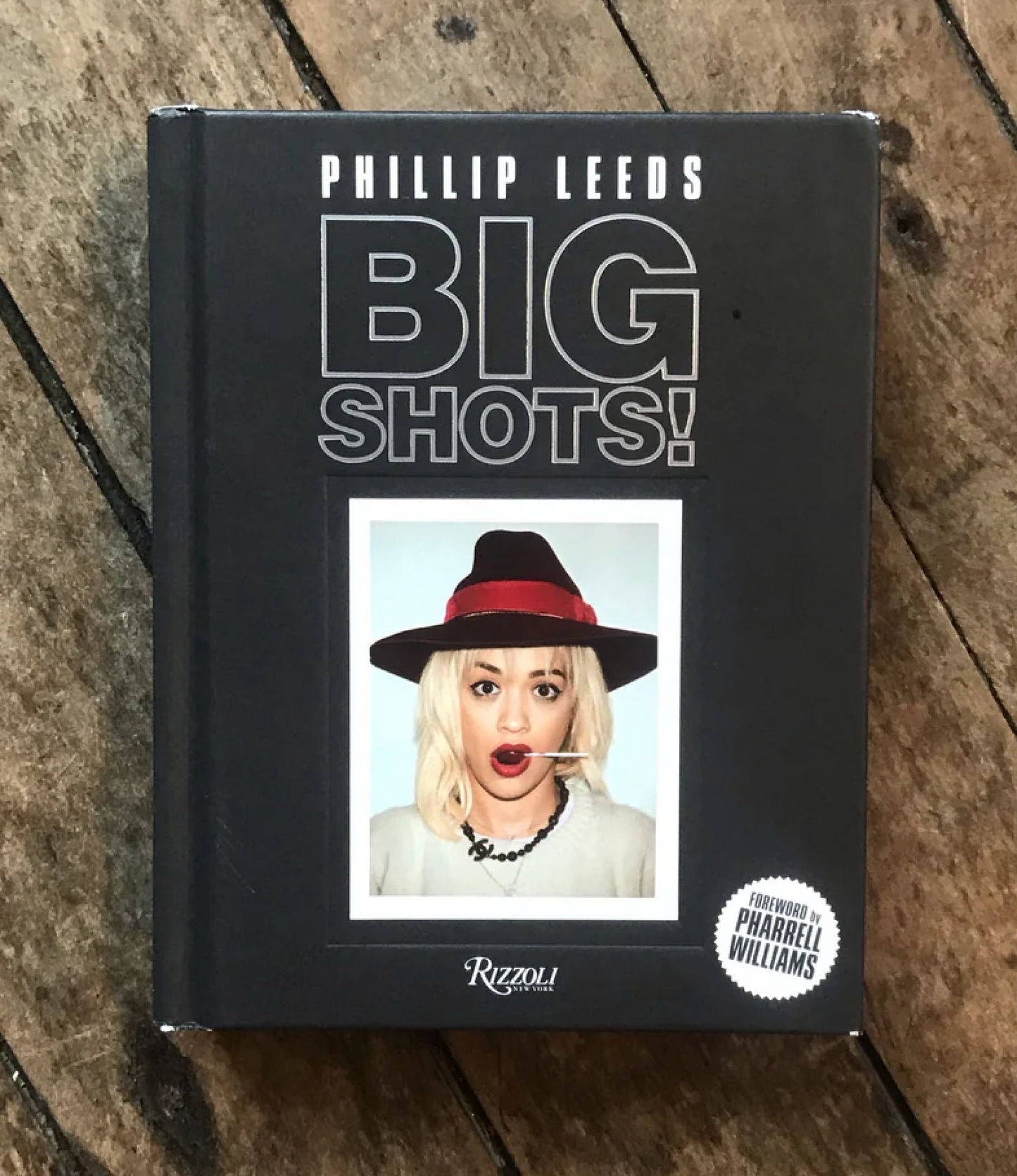 40010 | BIG SHOT! Polaroids from the world of Hip-Hop fashion