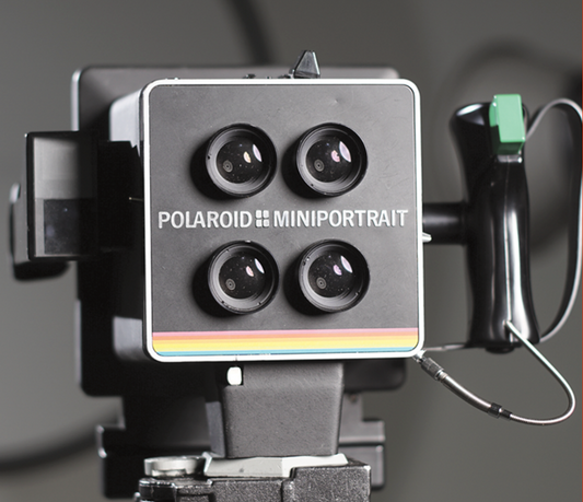 10501 | polaroid miniportrait 452