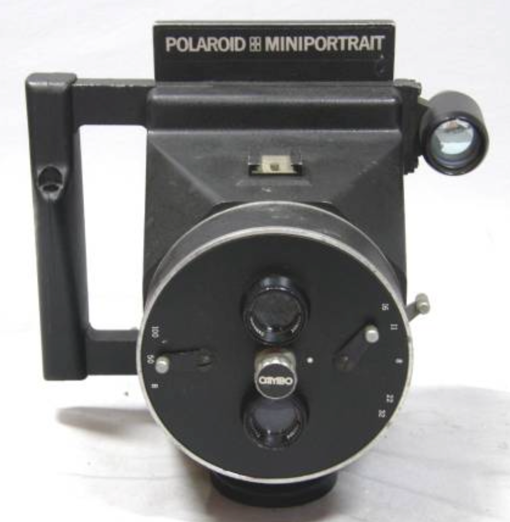 10501 | polaroid miniportrait close up