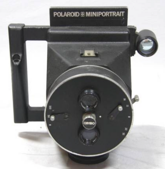 10501 | polaroid miniportrait close up