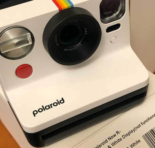 10082 | Polaroid now g2 (01) white