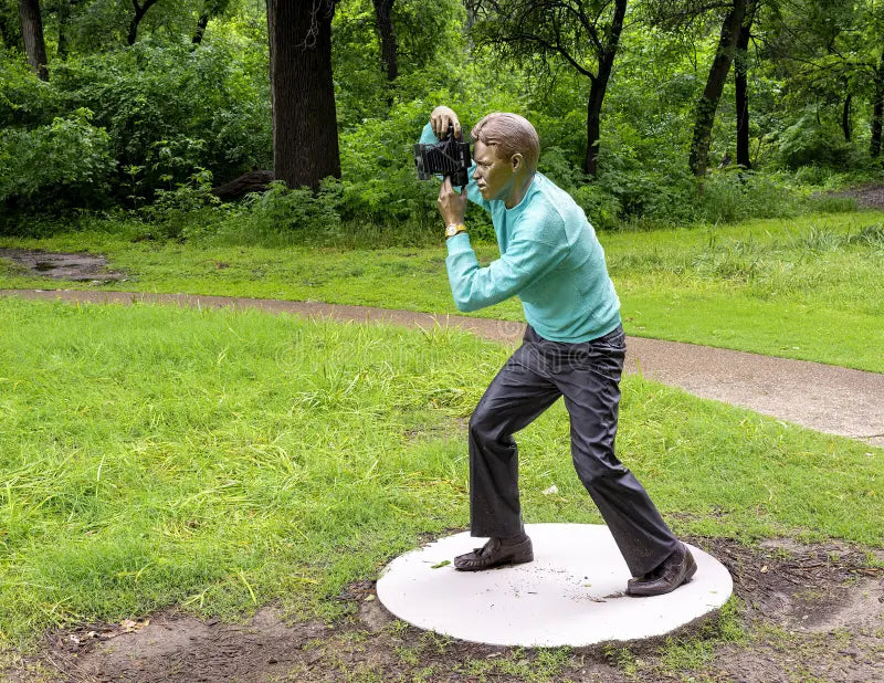 artwork | sculpture "Sightseeing" - seward johnson